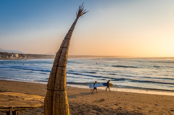 Surfear olas espectaculares