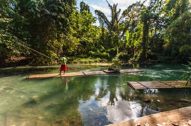 Radeau de bambou sur la rivière Martha Brae