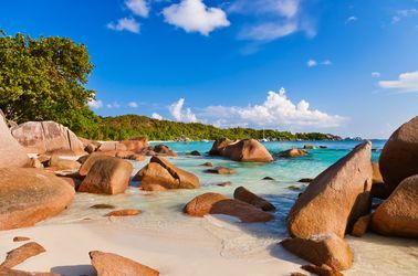 La plage d'Anse Lazio